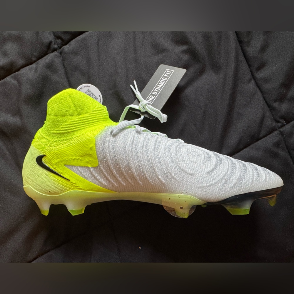 Nike Phantom Luna 2 Elite FG High Soccer Cleats Silver/ Volt FJ2572-003 size 9.5